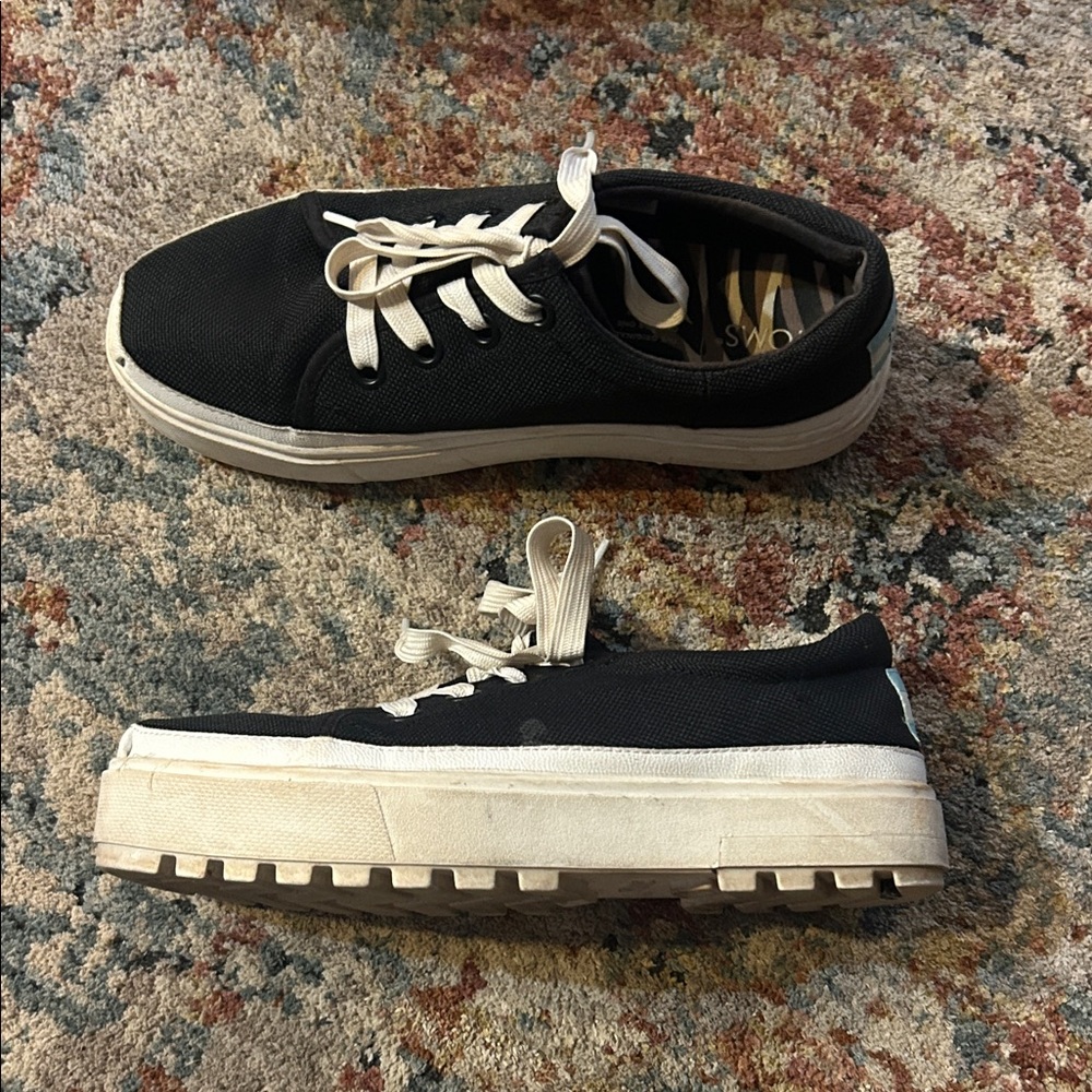 Toms Black and White Women's Sneakers